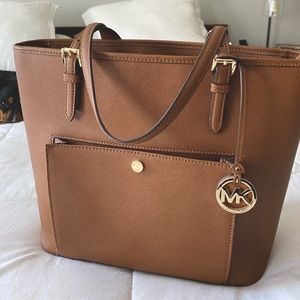 Camel Tone Michael Kors Corporate Tote WT